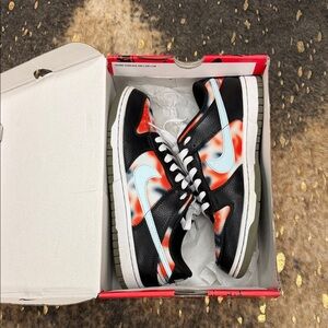 Nike Dunk Low 'Graffiti Pack - Black Red' w box